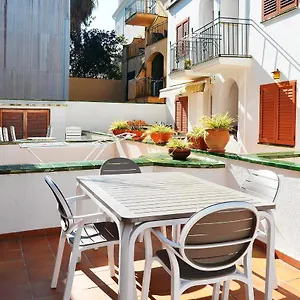 https://precioso-apartamento-a-3-minutos-de-la-playa.topcostabravahotels.com