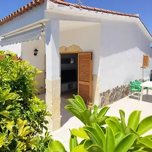 https://precioso-bungalow-4.in-canary-islands.com